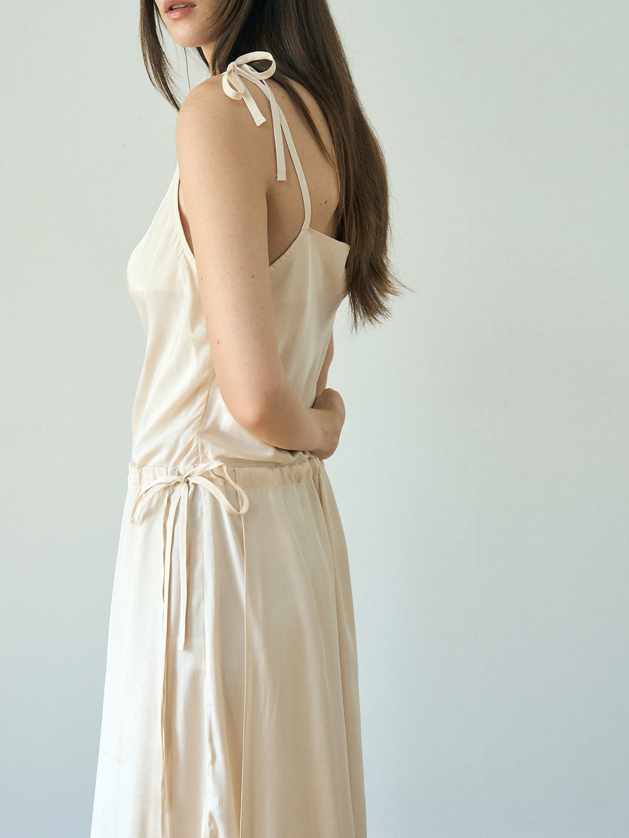 LILY, DETAIL SLEEVELESS LONG ONE PIECE [BEIGE]